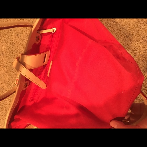 Dooney & Bourke Tote. Excellent Condition - Picture 2 of 5